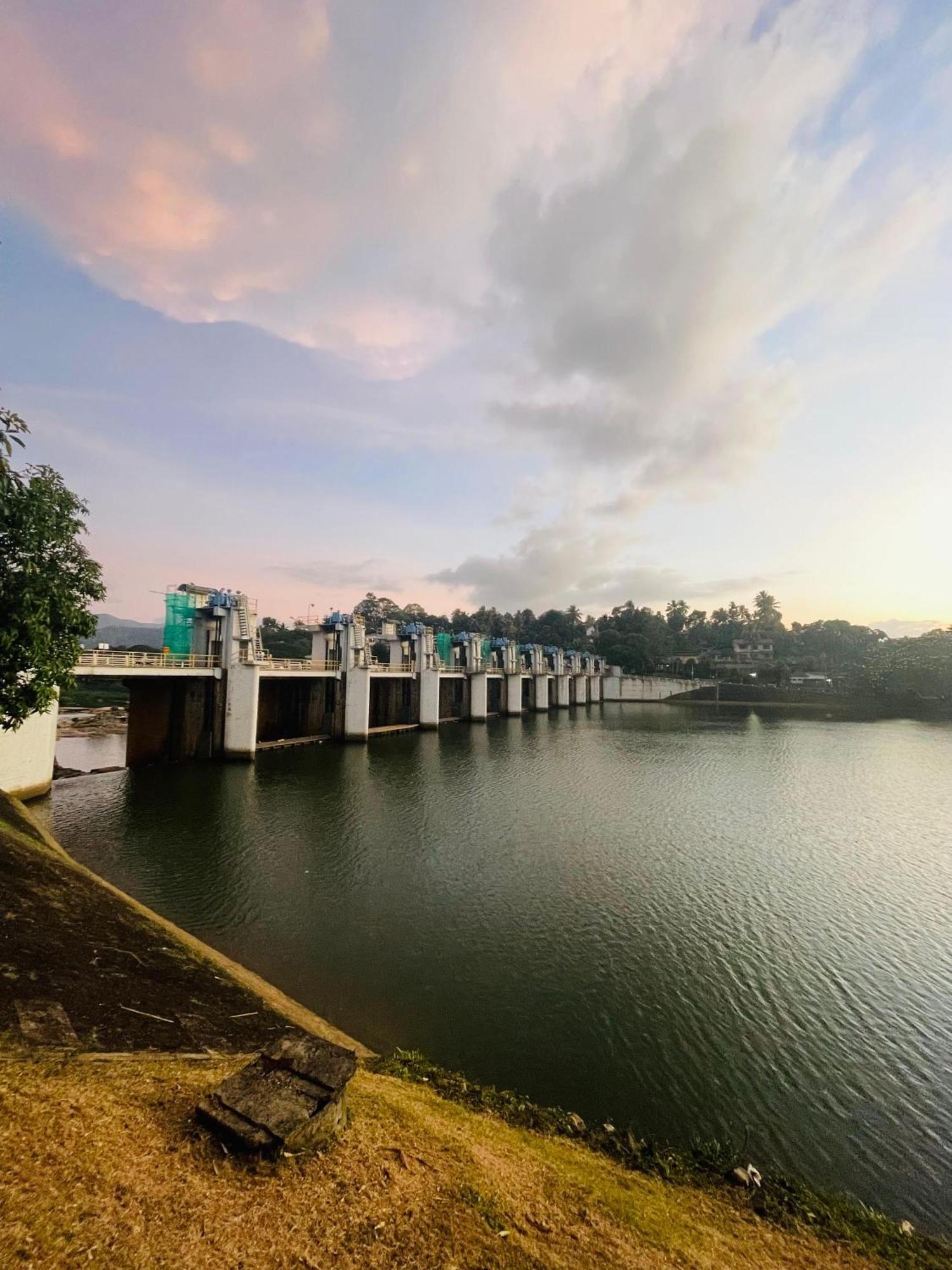 Mahaweli View Bungalow Канди Экстерьер фото